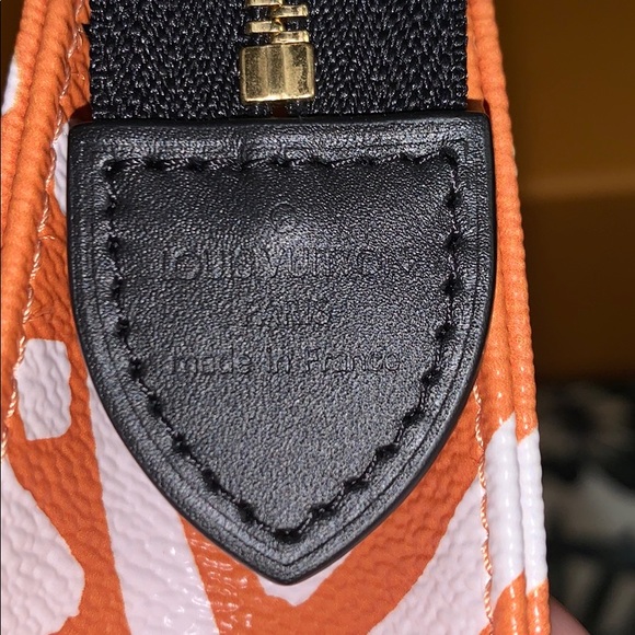 Louis Vuitton Crafty Toiletry 26 - Picture 3 of 16